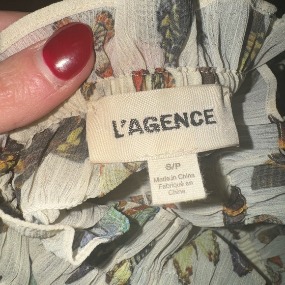 LAGENCE Bexley Butterfly Parchment
Flutter Off Shoulder Top - Picture 4 of 4